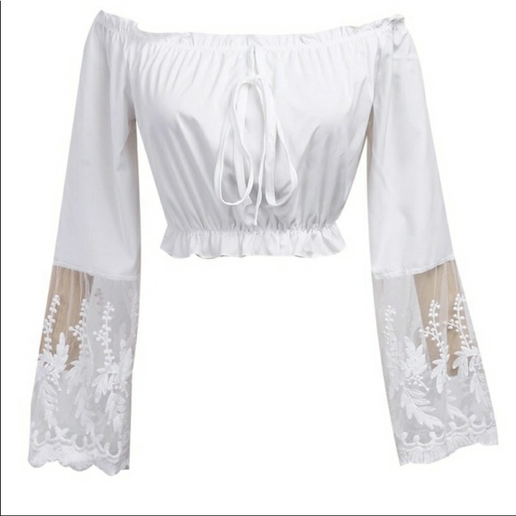 white crop top with lace bell sleeves - Picture 2 of 3